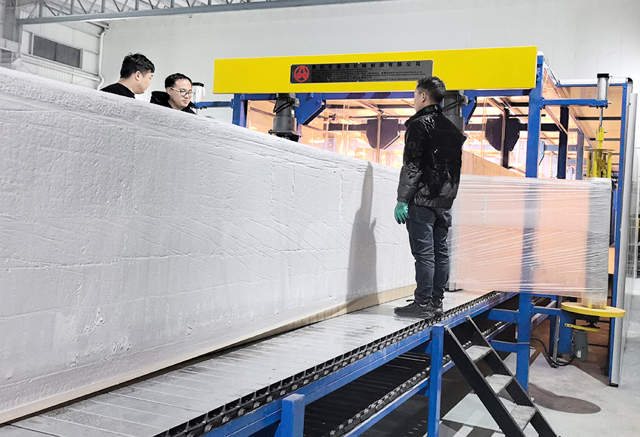 间歇发泡和连续发泡的区别