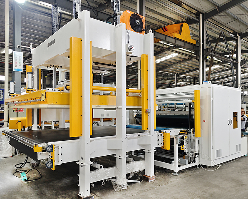 西班牙客户床垫压缩卷包机即将发运